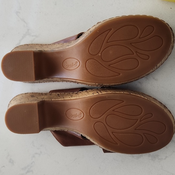 Wedge sandals by Boc never worn - Picture 5 of 5